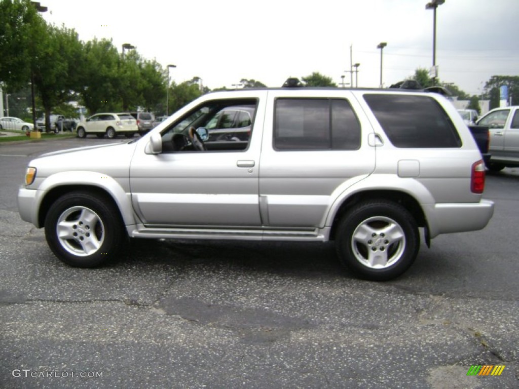 2002 QX4 4x4 - Brilliant Silver Metallic / Graphite photo #9