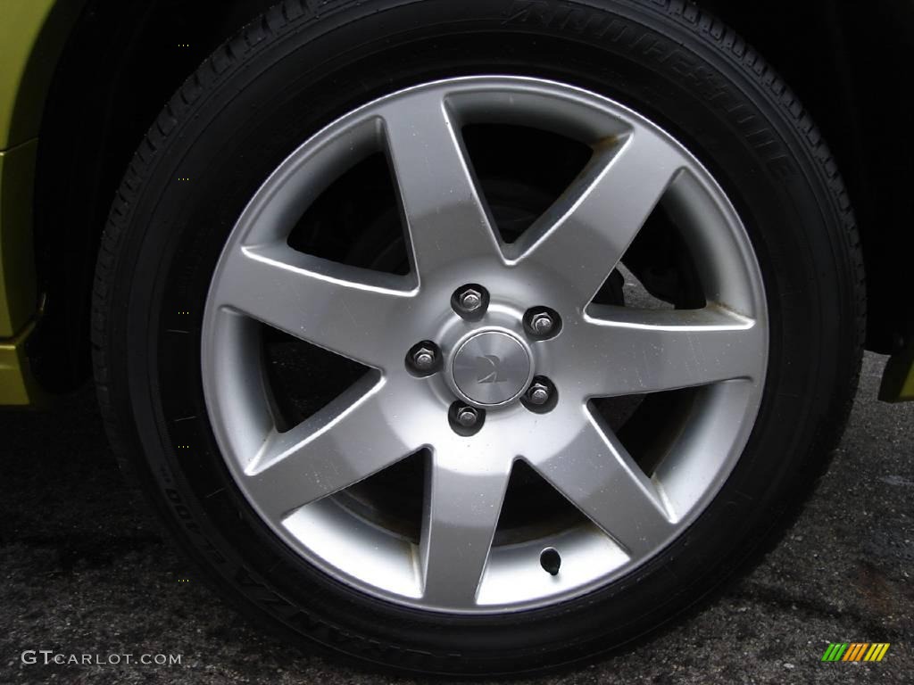 2004 VUE Red Line AWD - Electric Lime / Tan photo #12