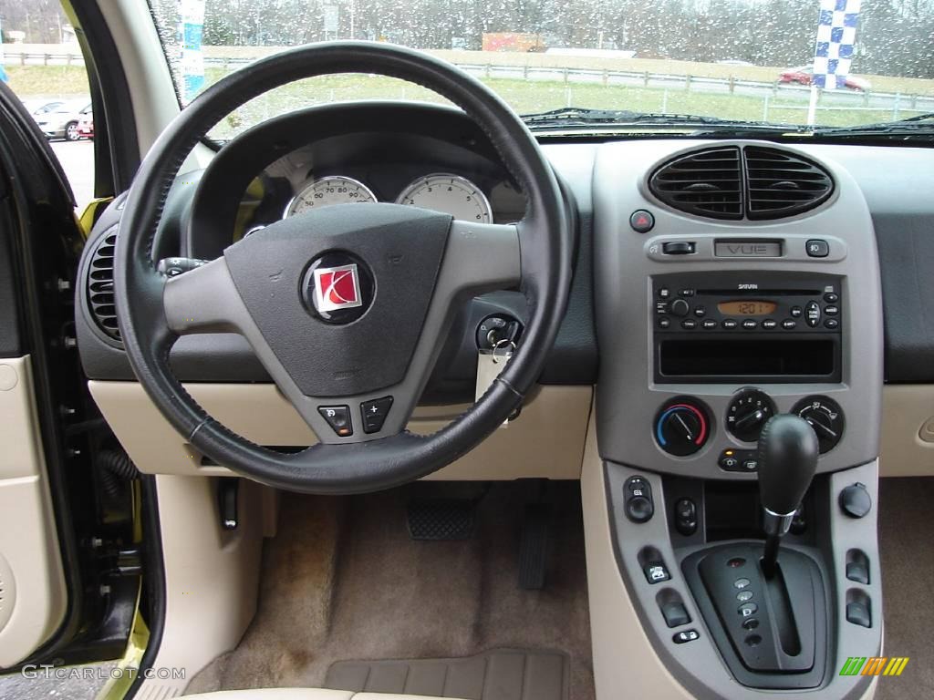 2004 VUE Red Line AWD - Electric Lime / Tan photo #19