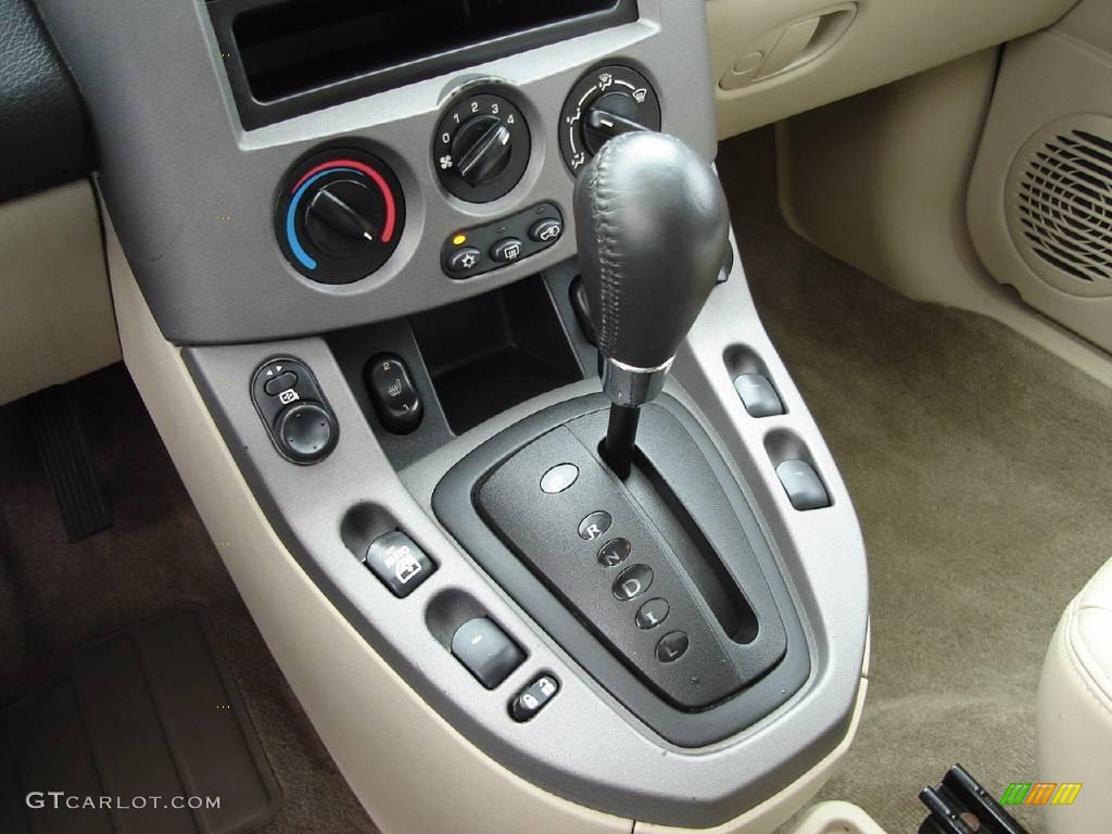 2004 VUE Red Line AWD - Electric Lime / Tan photo #27