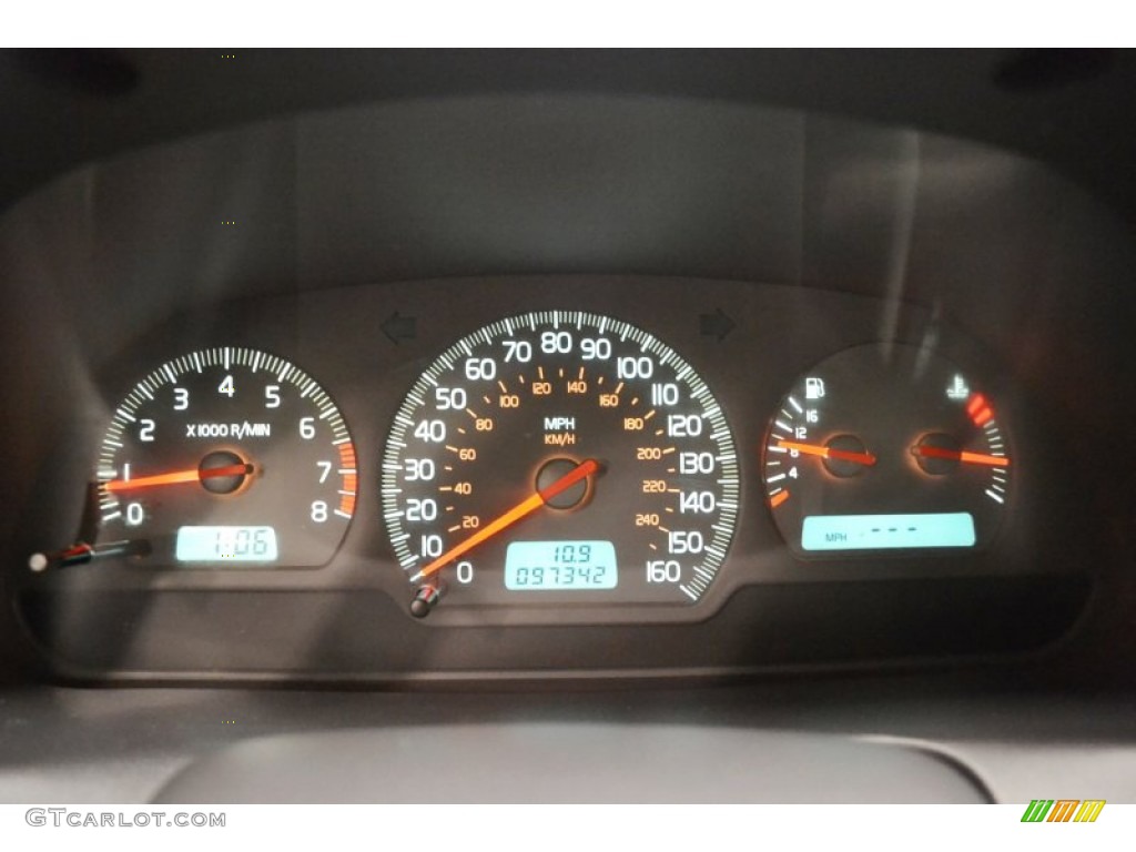 2000 V40 1.9T Wagon - White / Silver Gray photo #18