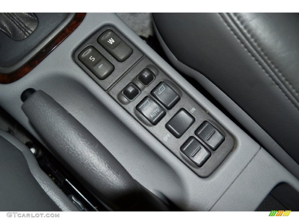 2000 V40 1.9T Wagon - White / Silver Gray photo #23