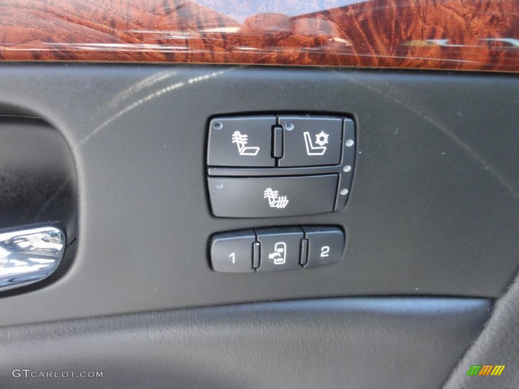 2007 Cadillac DTS Sedan Controls Photo #69509515