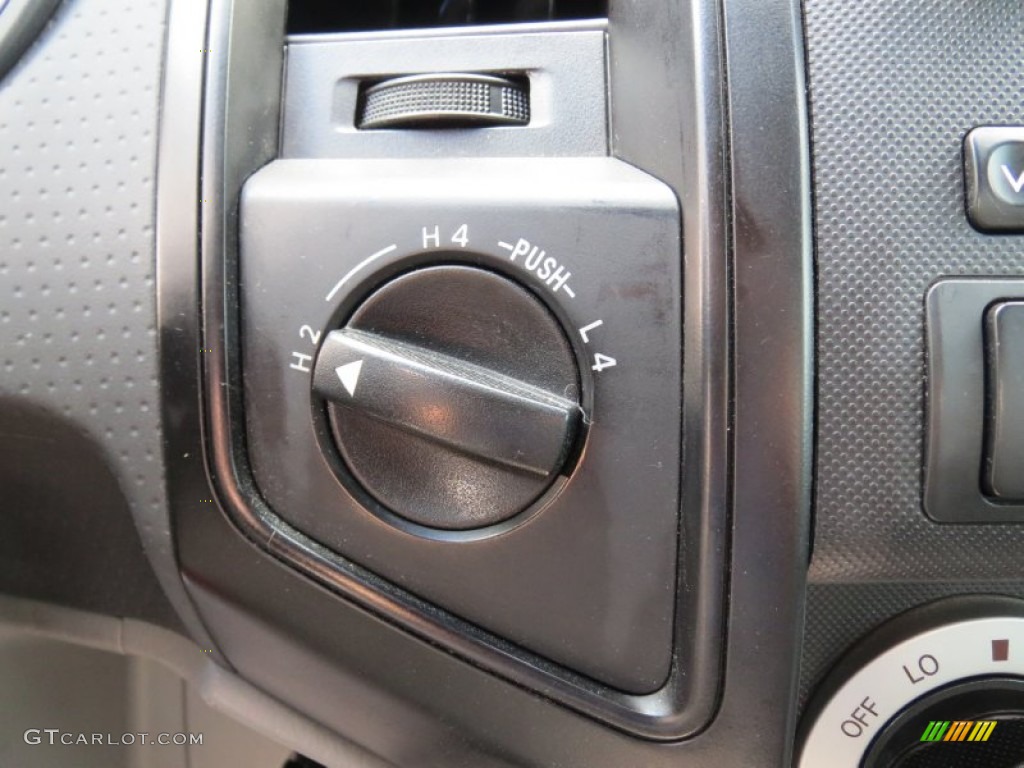 2006 Toyota Tacoma Access Cab 4x4 Controls Photo #69511402