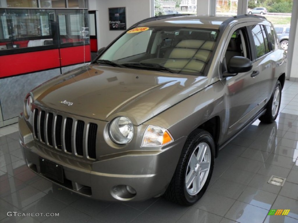 2008 Compass Sport 4x4 - Light Khaki Metallic / Dark Slate Gray photo #1