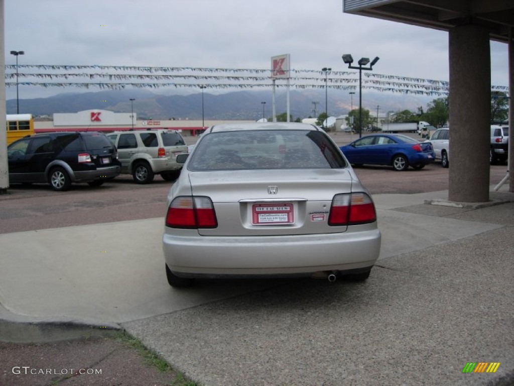 1997 Accord LX Sedan - Heather Mist Metallic / Gray photo #9