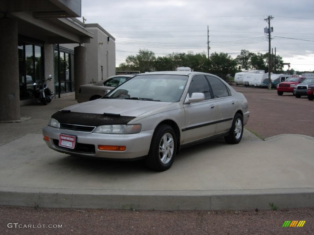 1997 Accord LX Sedan - Heather Mist Metallic / Gray photo #14