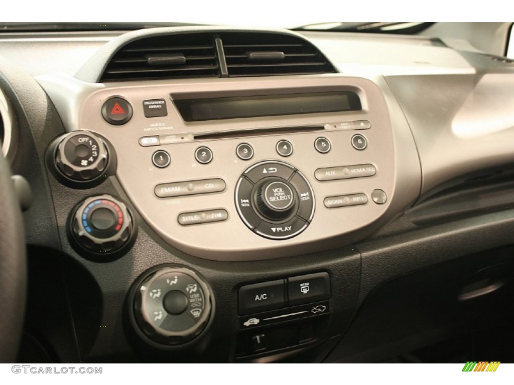 2009 Honda Fit Sport Controls Photo #69514147