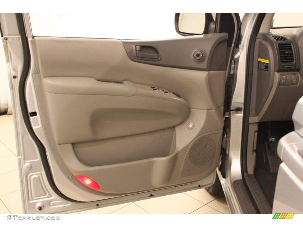 2011 Sedona LX - Clear Silver / Gray photo #5