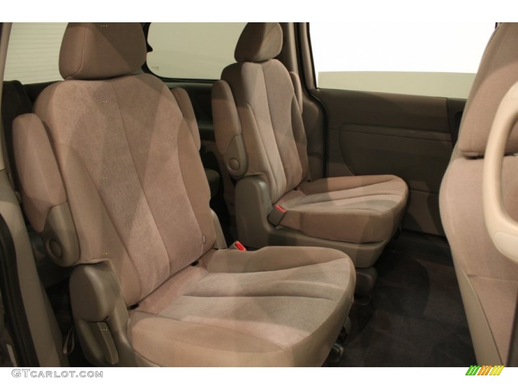 2011 Sedona LX - Clear Silver / Gray photo #13