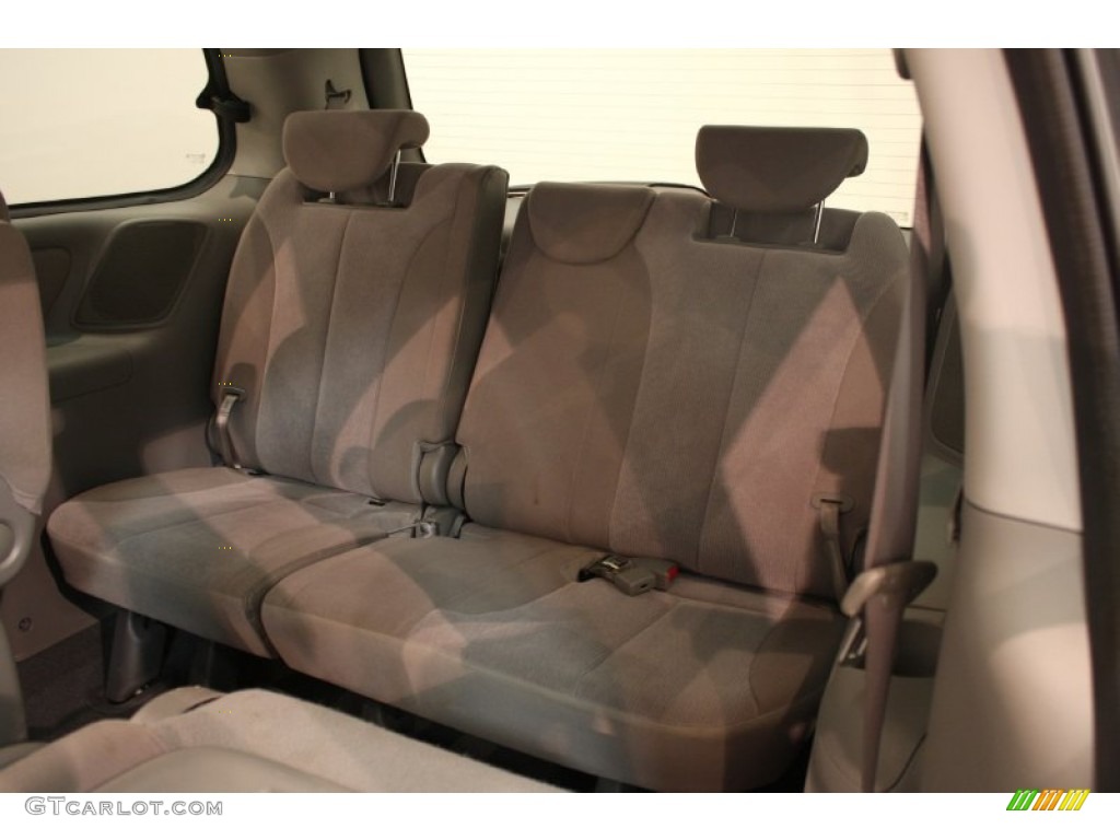 2011 Sedona LX - Clear Silver / Gray photo #15