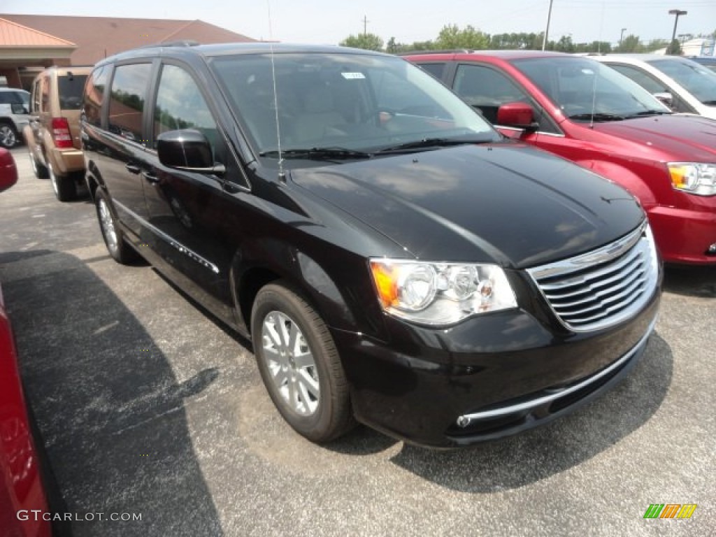 2013 Town & Country Touring - Brilliant Black Crystal Pearl / Black/Light Graystone photo #3
