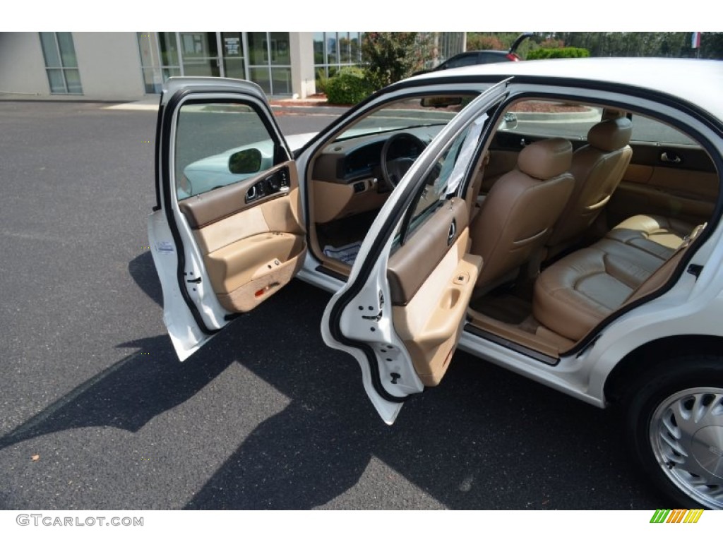 Light Parchment Interior 1997 Lincoln Continental Standard Continental Model Photo #69518392