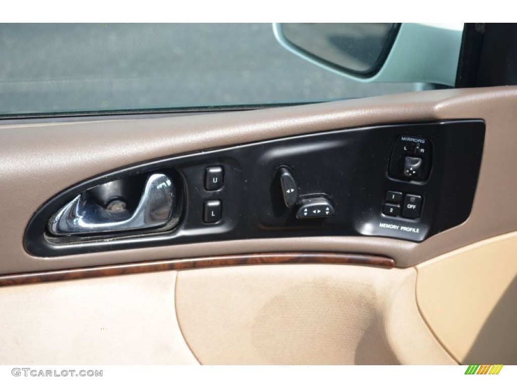1997 Lincoln Continental Standard Continental Model Controls Photo #69518428