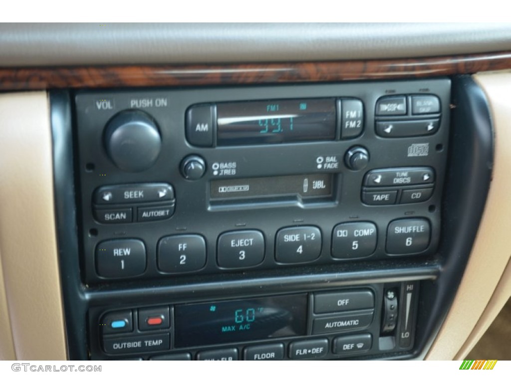 1997 Lincoln Continental Standard Continental Model Audio System Photo #69518470