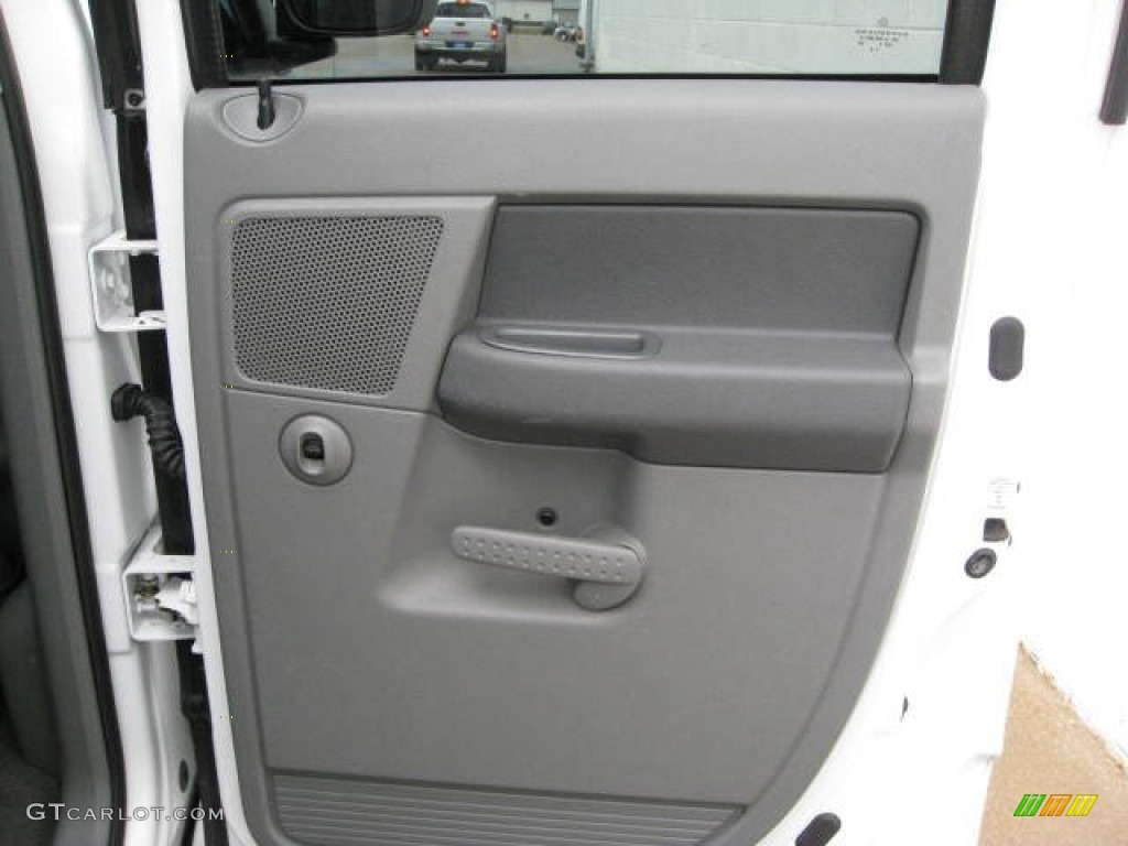 2006 Ram 2500 SLT Quad Cab 4x4 - Bright White / Medium Slate Gray photo #21