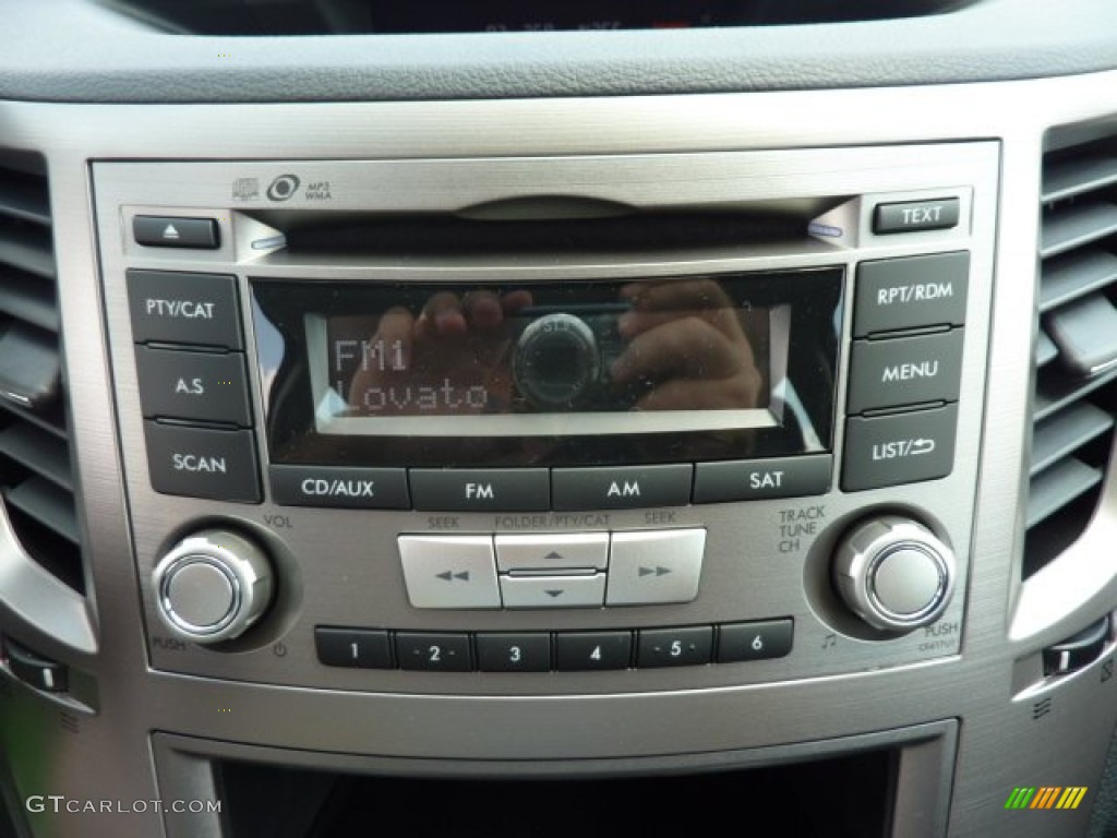 2013 Subaru Outback 2.5i Audio System Photos