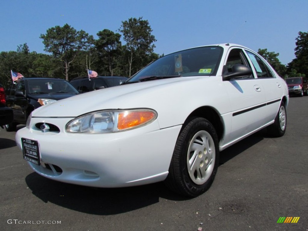 1999 Escort SE Sedan - Oxford White / Medium Graphite photo #1