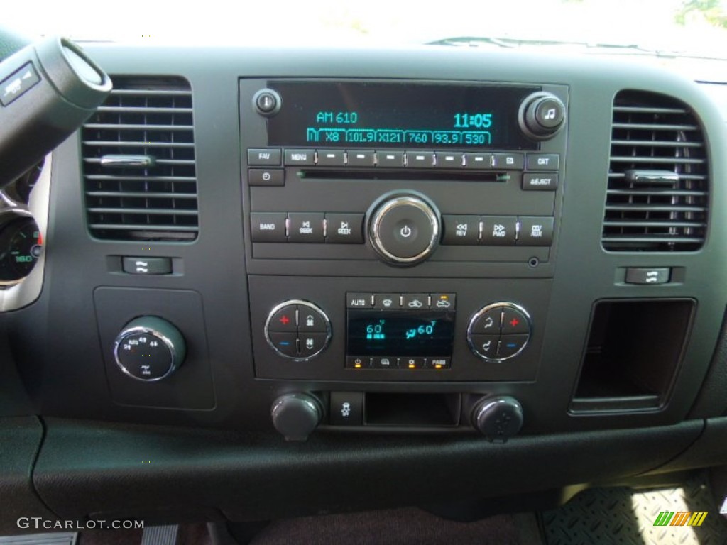 2013 Chevrolet Silverado 1500 LT Extended Cab 4x4 Controls Photo #69529905