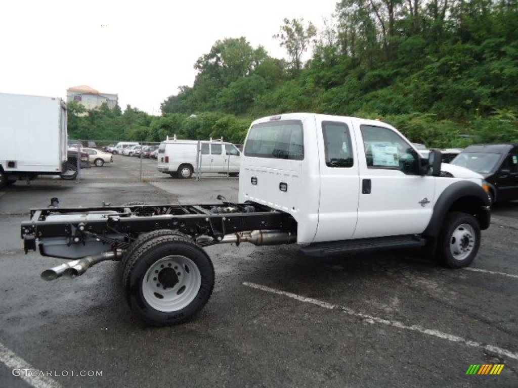 2012 F450 Super Duty XL SuperCab Chassis 4x4 - Oxford White / Steel photo #2