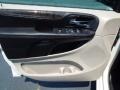 Stone White - Grand Caravan Mainstreet Photo No. 10