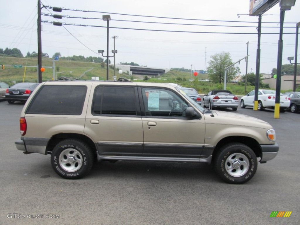 Harvest Gold Metallic 2000 Ford Explorer XLT 4x4 Exterior Photo #69535608