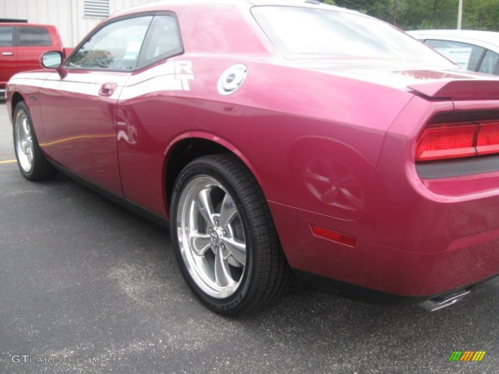 2010 Challenger R/T Classic Furious Fuchsia Edition - Furious Fuchsia / Dark Slate Gray photo #9