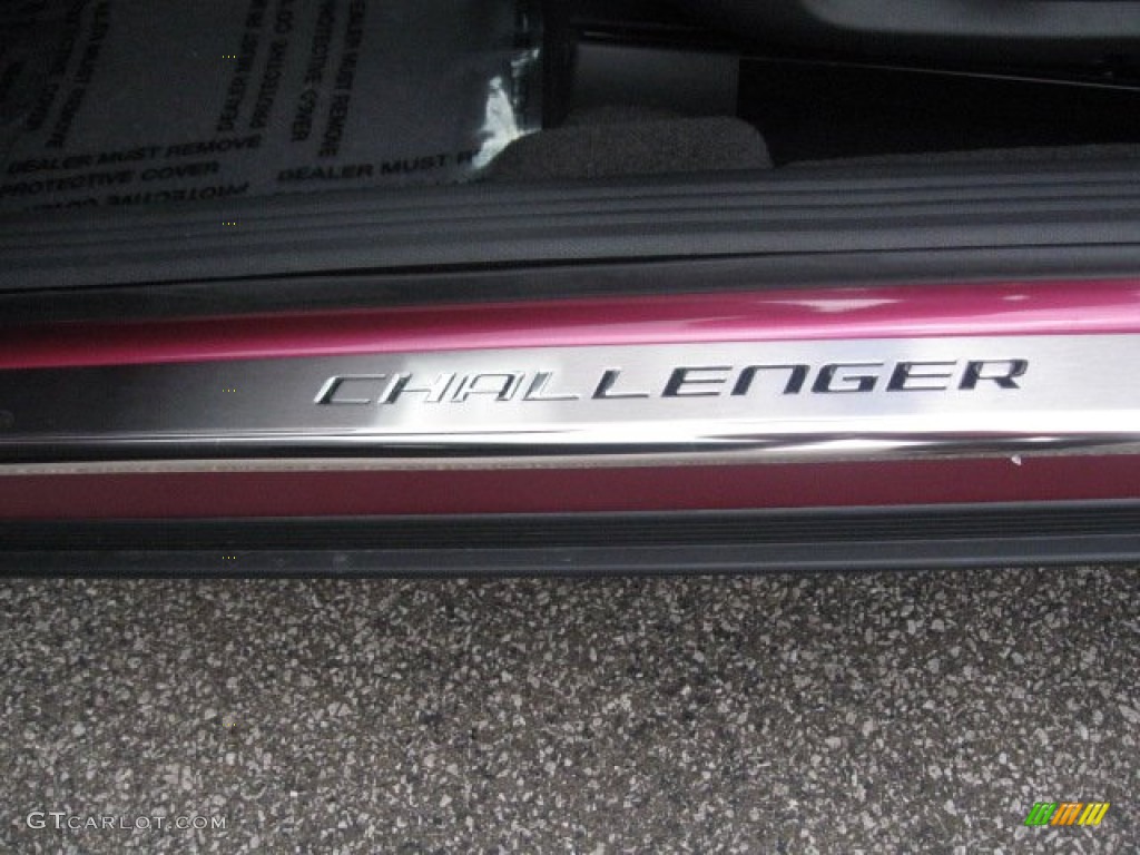 2010 Dodge Challenger R/T Classic Furious Fuchsia Edition Marks and Logos Photo #69538728
