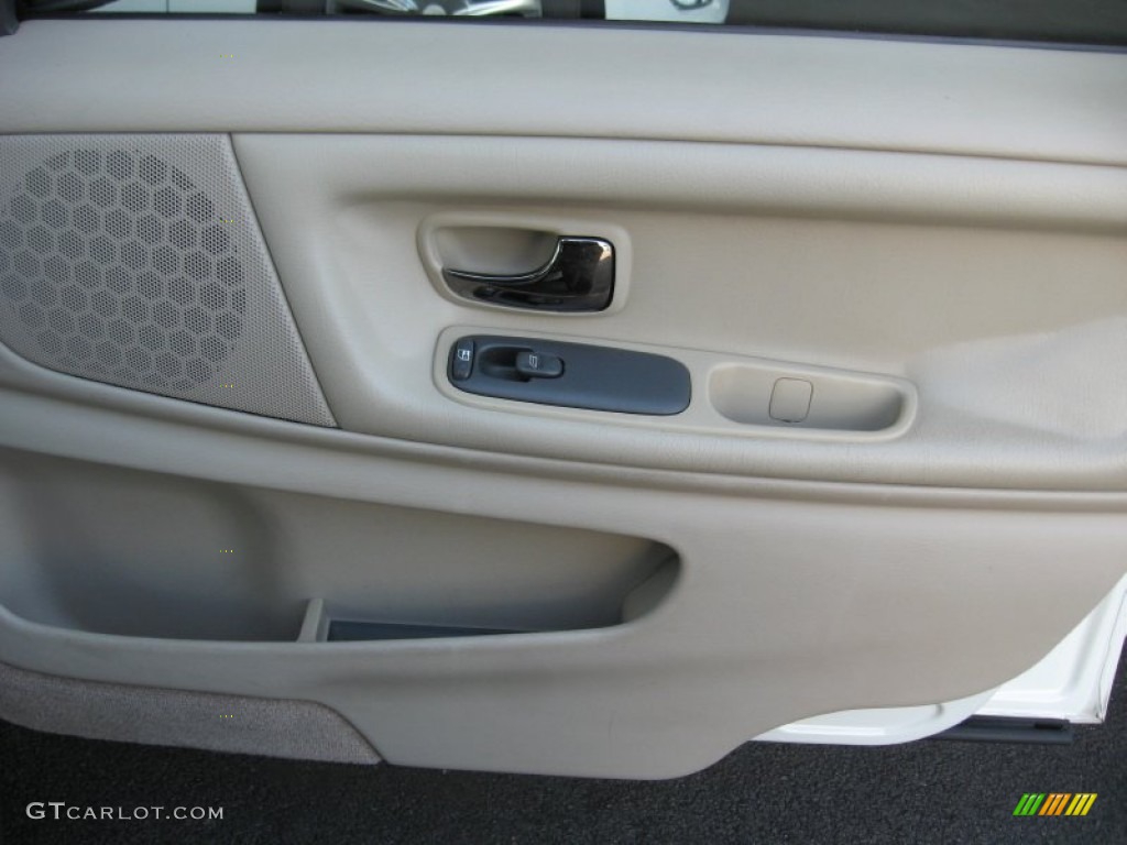 1999 Volvo V70 Wagon Door Panel Photos
