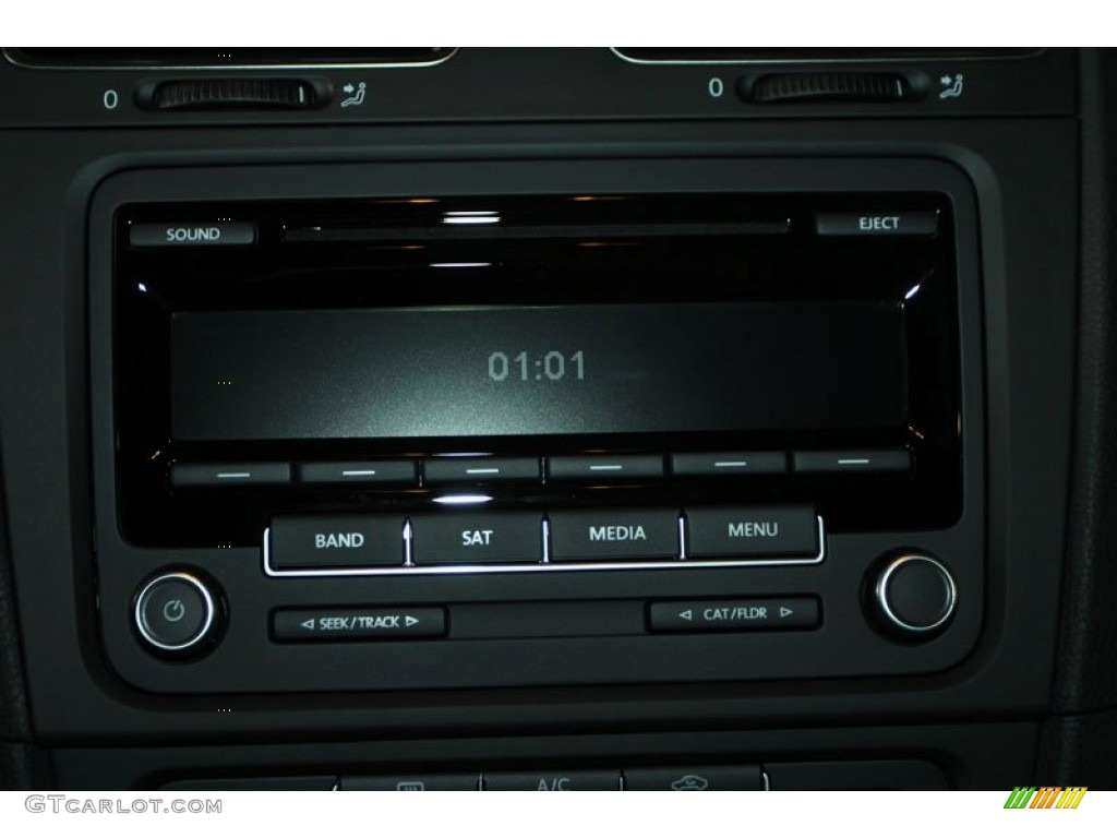 2013 GTI 4 Door - Carbon Steel Gray Metallic / Interlagos Plaid Cloth photo #17