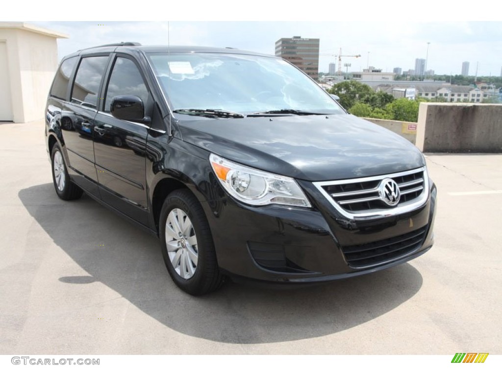 Nocturne Black Metallic Volkswagen Routan