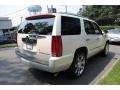 2010 White Diamond Cadillac Escalade Hybrid AWD  photo #6