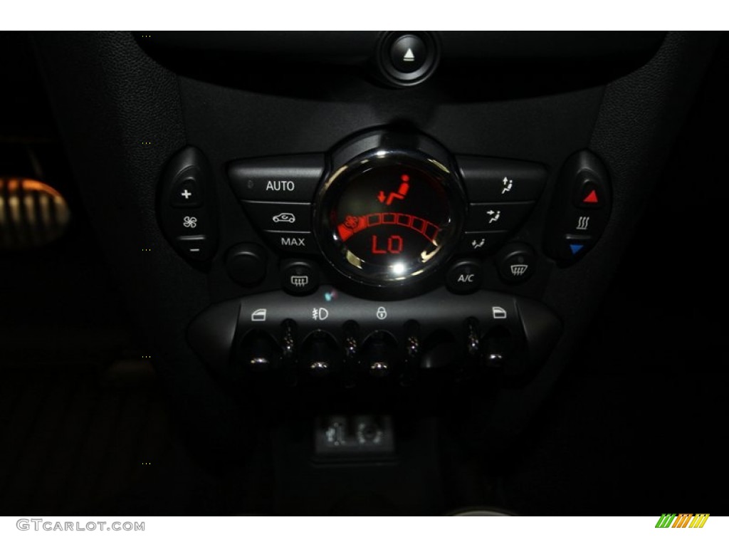 2013 Cooper S Coupe - Chili Red / Carbon Black photo #15