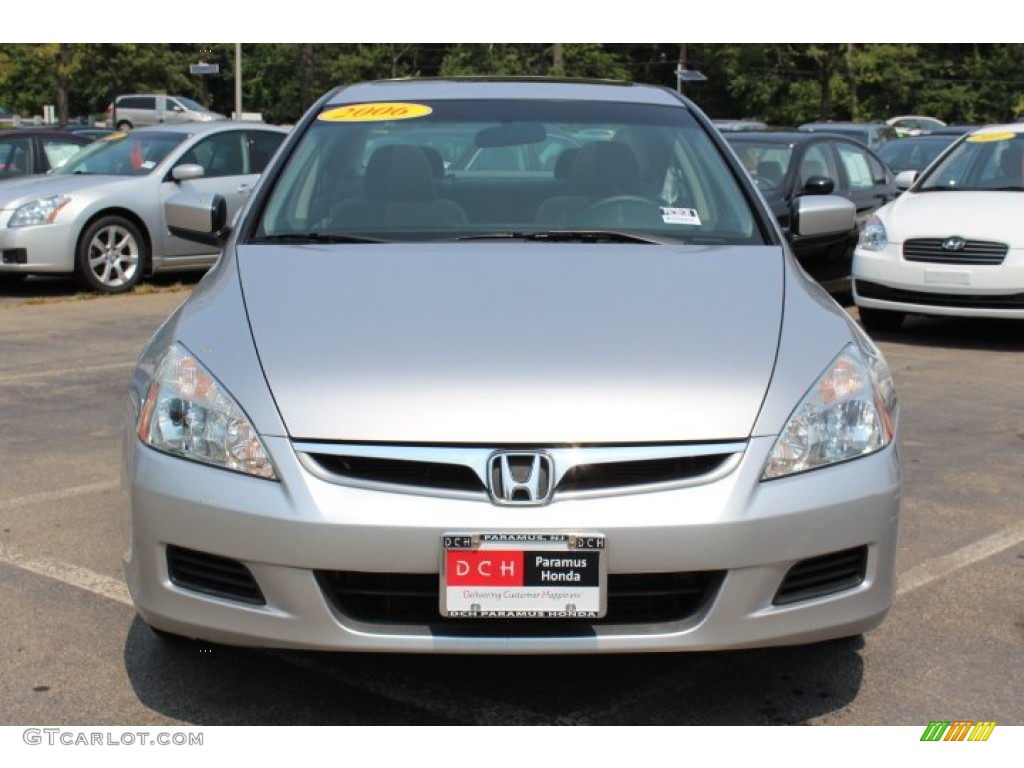 2006 Accord LX V6 Sedan - Alabaster Silver Metallic / Gray photo #2