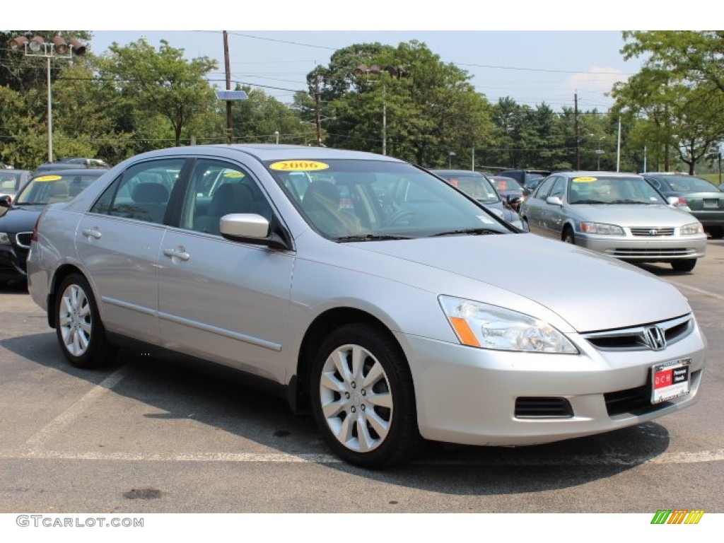 2006 Accord LX V6 Sedan - Alabaster Silver Metallic / Gray photo #3