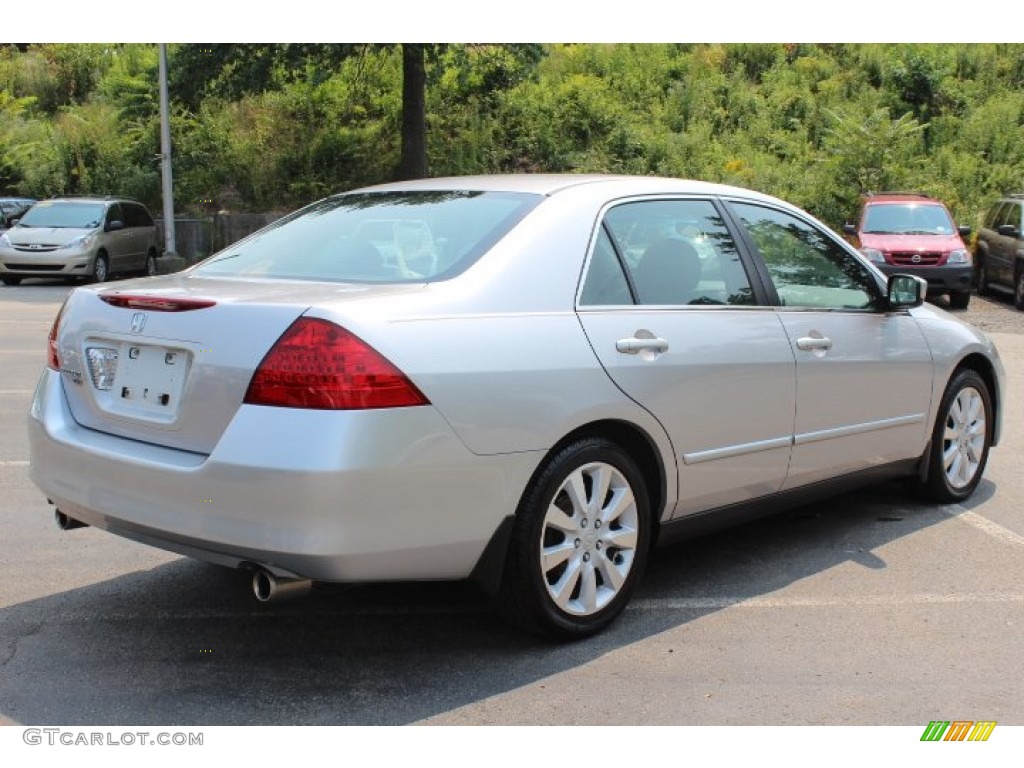 2006 Accord LX V6 Sedan - Alabaster Silver Metallic / Gray photo #5