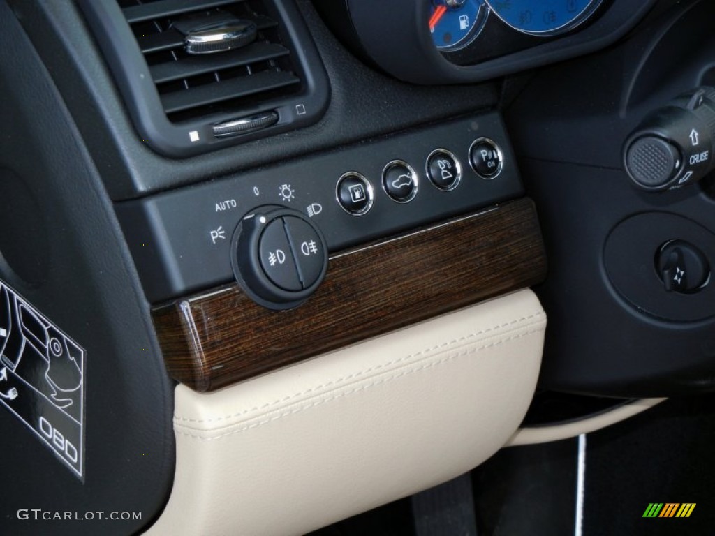 2011 Maserati Quattroporte S Controls Photo #69555378