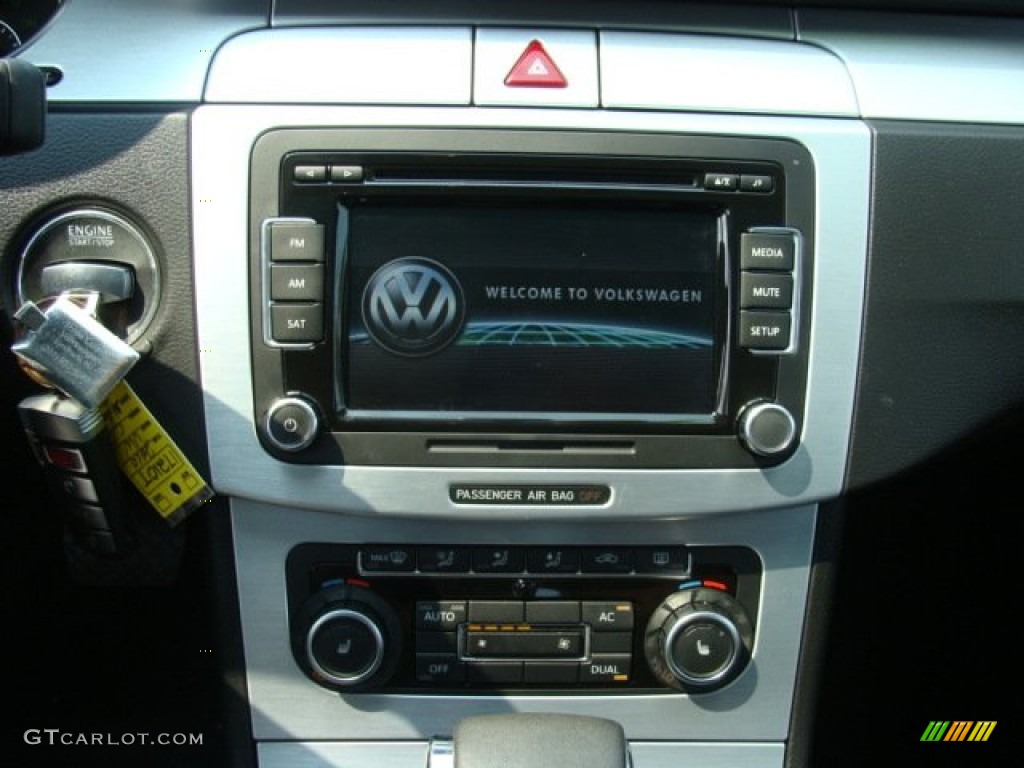 2010 Volkswagen CC Luxury Controls Photo #69556236