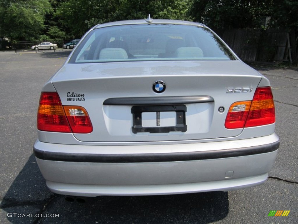 2002 3 Series 325i Sedan - Titanium Silver Metallic / Grey photo #6