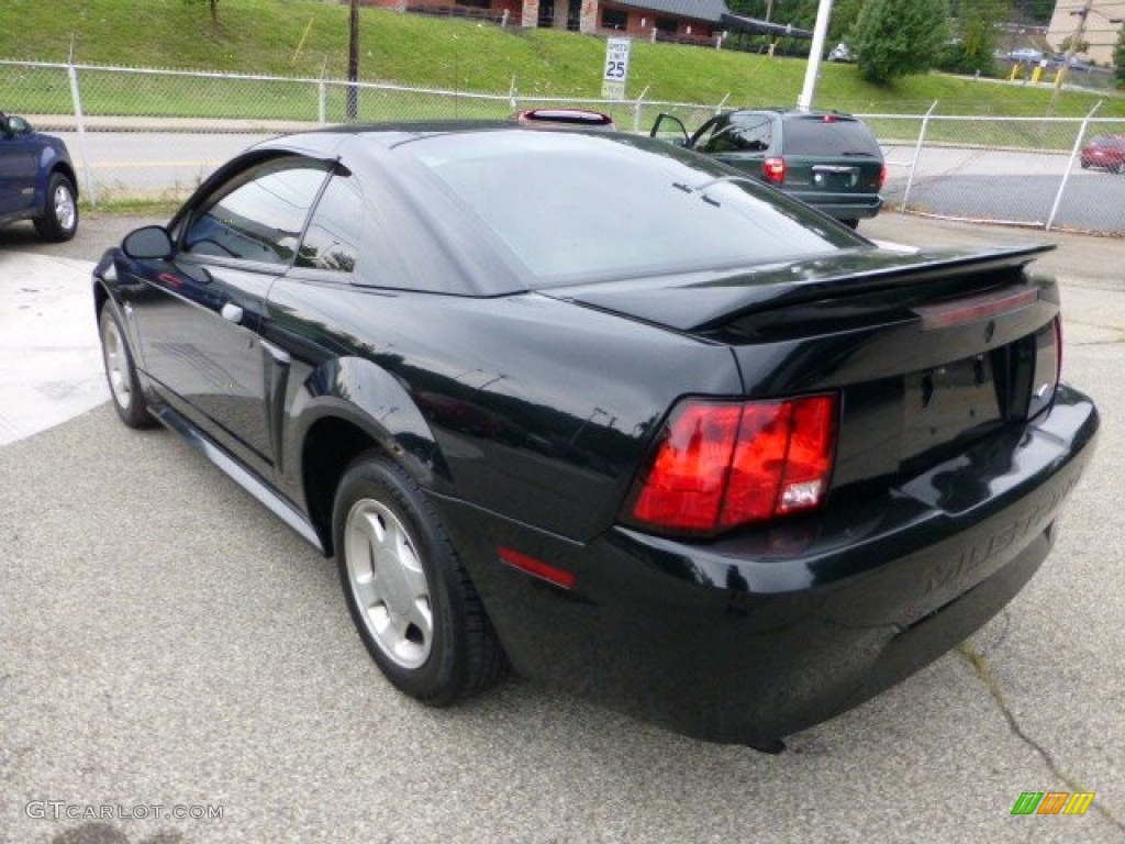 2000 Mustang V6 Coupe - Black / Dark Charcoal photo #2