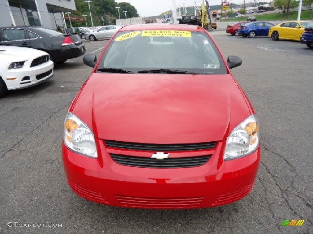 2007 Cobalt LS Coupe - Victory Red / Gray photo #8