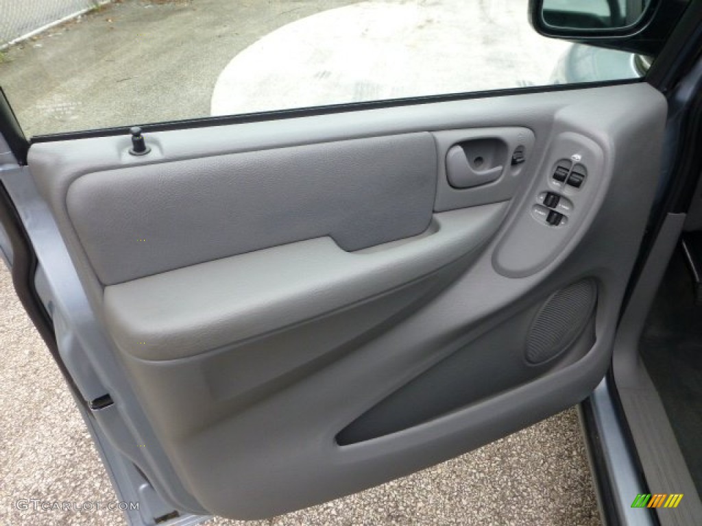 2006 Chrysler Town & Country Standard Town & Country Model Medium Slate Gray Door Panel Photo #69558921