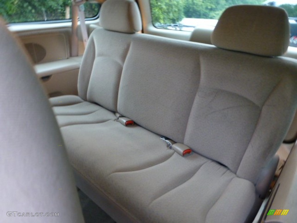 2001 Chrysler Town & Country LX Rear Seat Photos