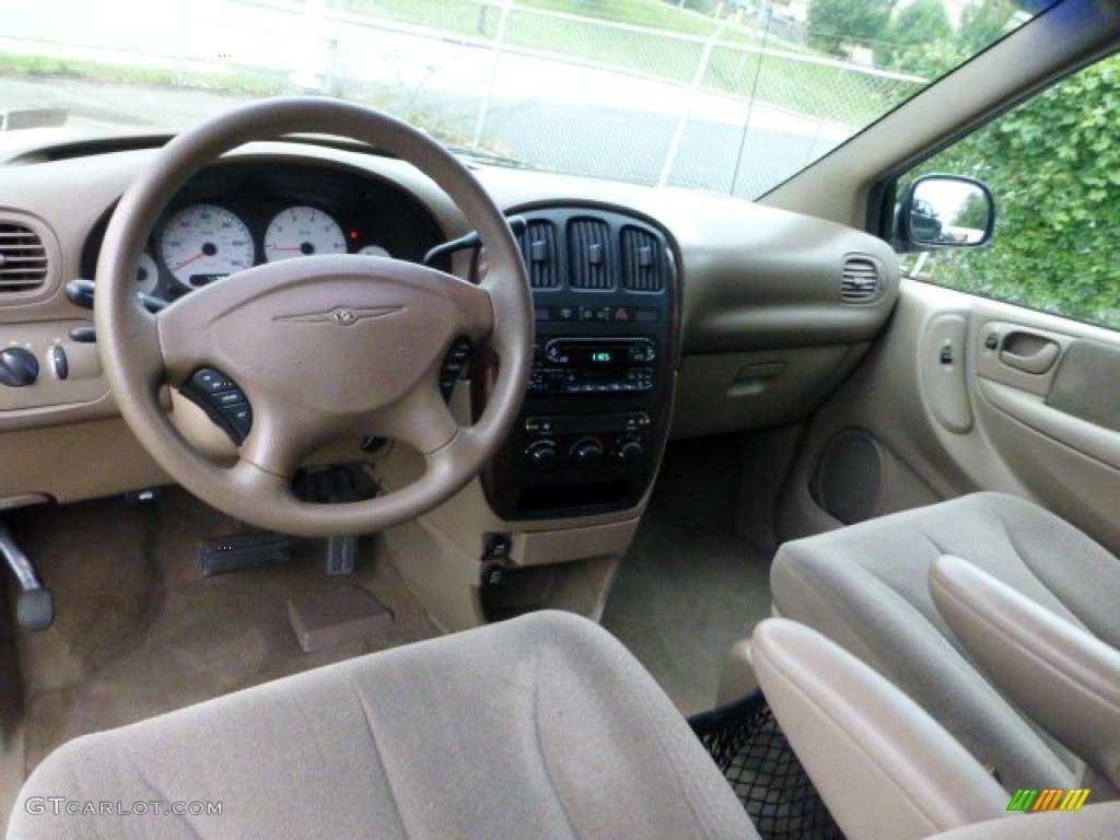 2001 Chrysler Town & Country LX Dashboard Photos