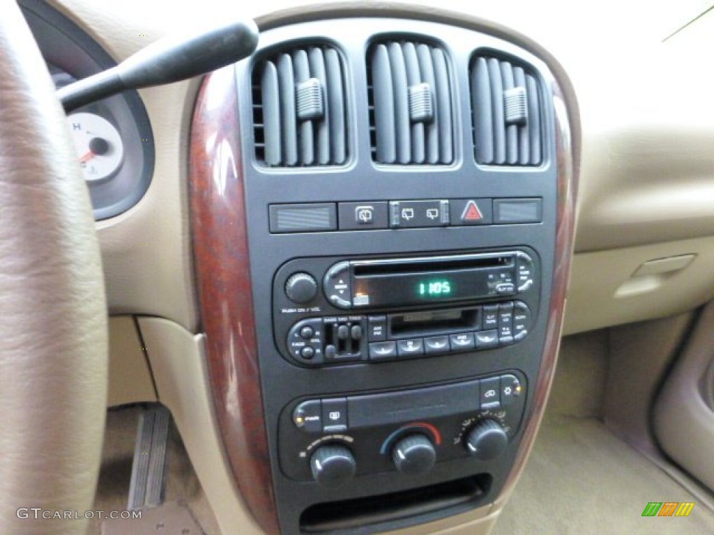 2001 Chrysler Town & Country LX Controls Photos