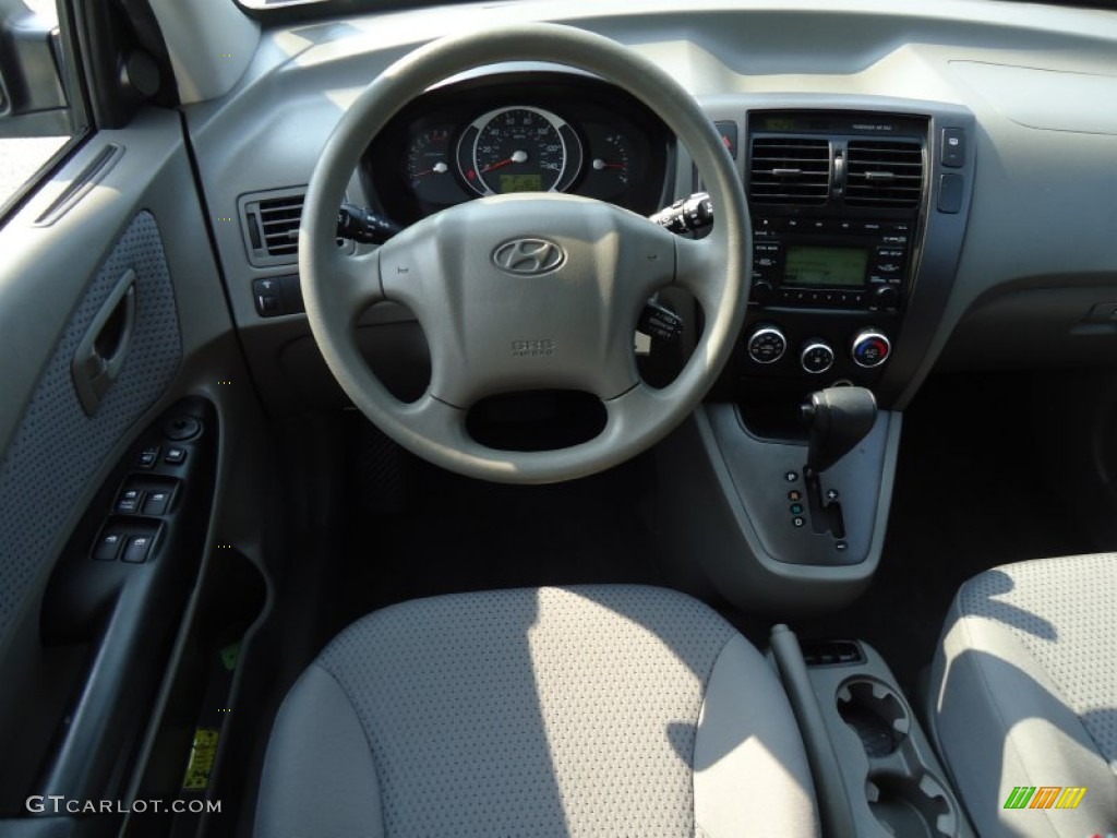 2009 Hyundai Tucson GLS Gray Dashboard Photo #69561378