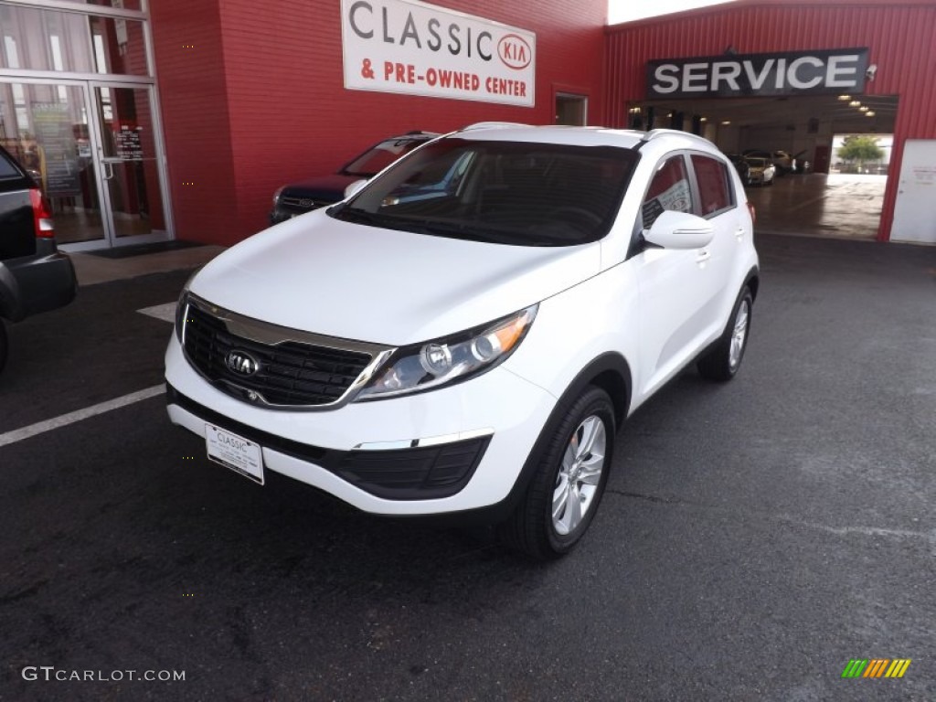 2013 Sportage LX - Clear White / Black photo #1