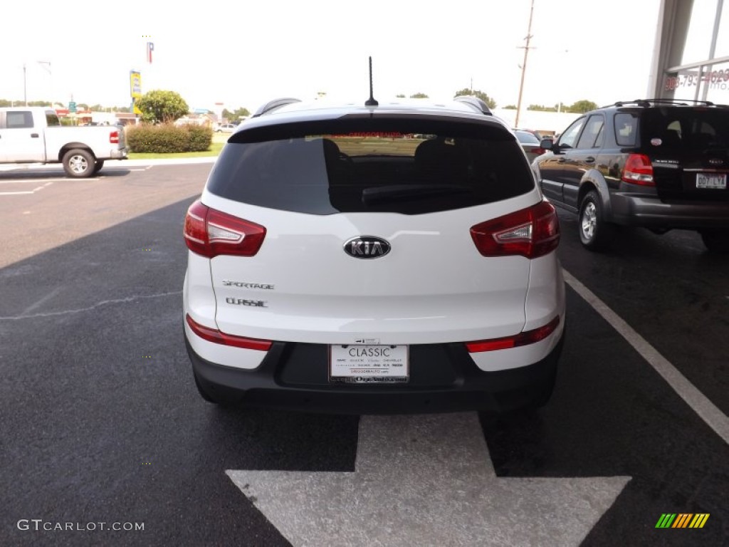 2013 Sportage LX - Clear White / Black photo #4