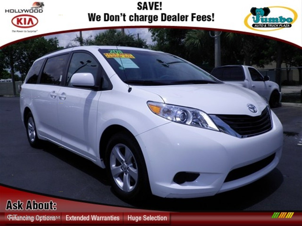 2011 Sienna LE - Super White / Light Gray photo #1