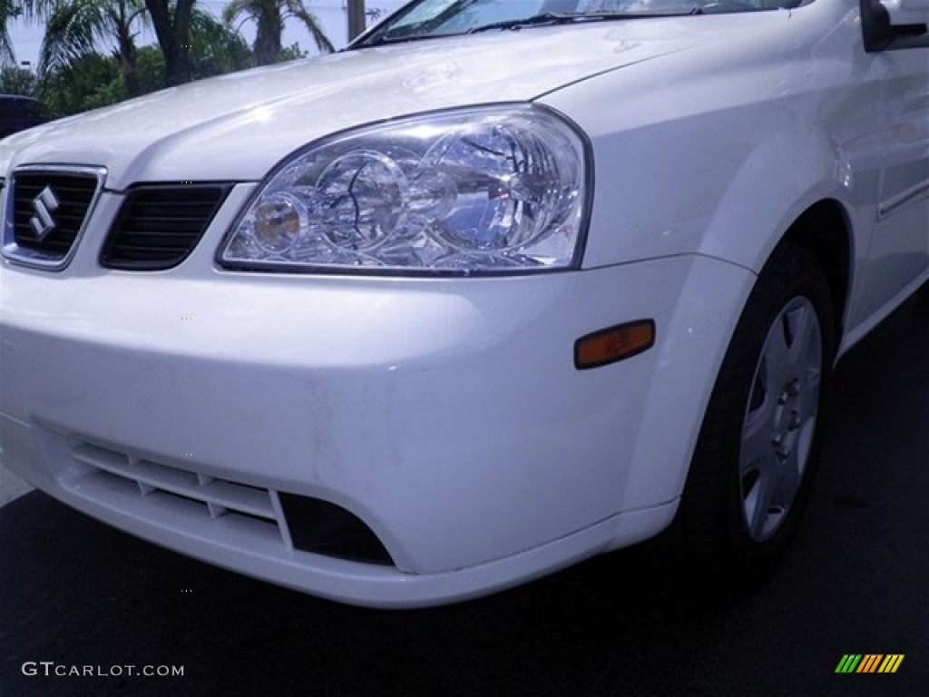2004 Forenza S - Absolute White / Gray photo #7